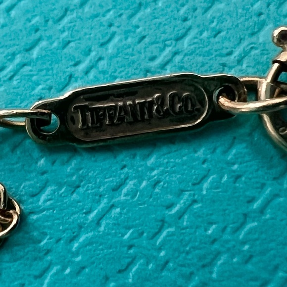 🔴Authentic VINTAGE  18K GOLD TIFFANY & CO Bow Pendent Necklace🔴 - Picture 9 of 13